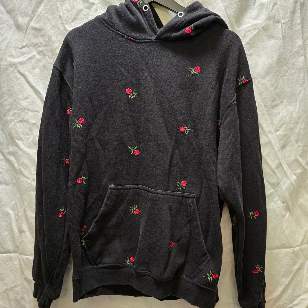 Eighty Eight Black Rose Embroidered Hoodie Sweatshirt Men's Medium Pocket